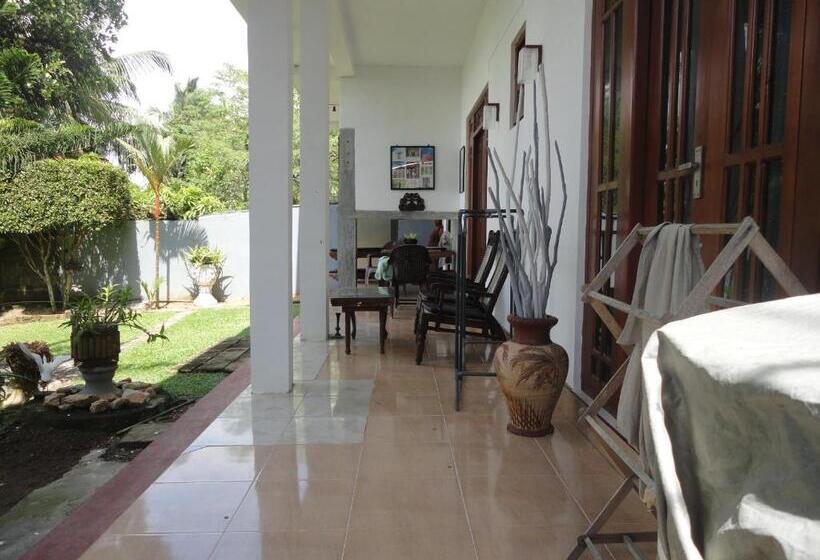 ベッドアンドブレックファースト Sapara River Guest