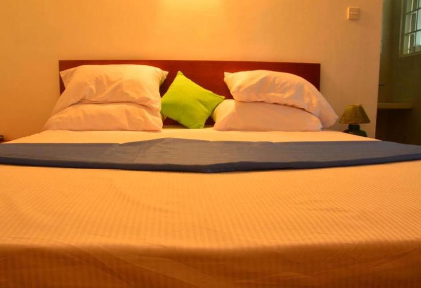 住宿加早餐  Swan White Villa