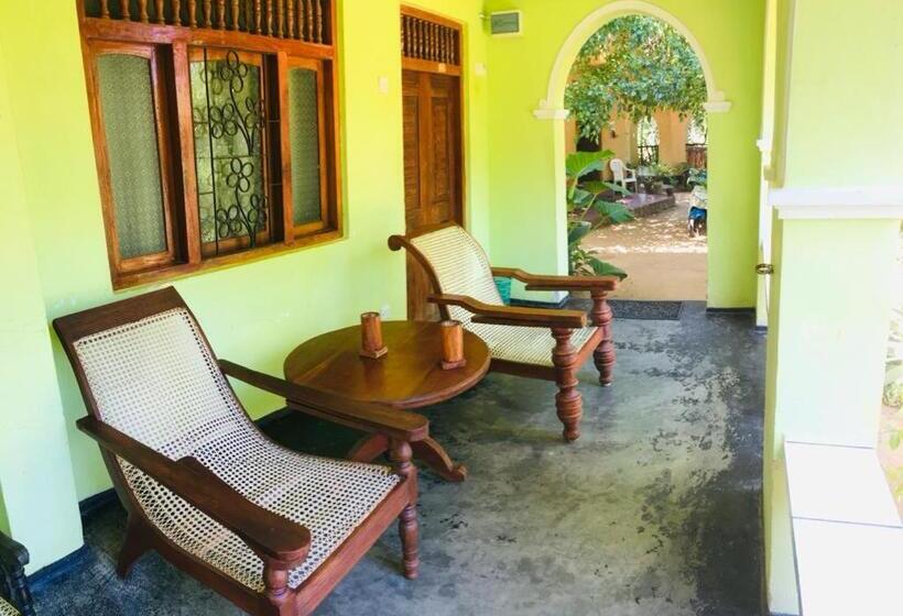 Bed and Breakfast Temple Flower Guest