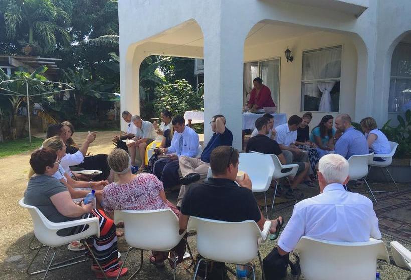 تختخواب و صبحانه Tuna S Lodge