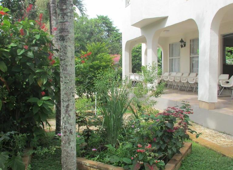 تختخواب و صبحانه Tuna S Lodge