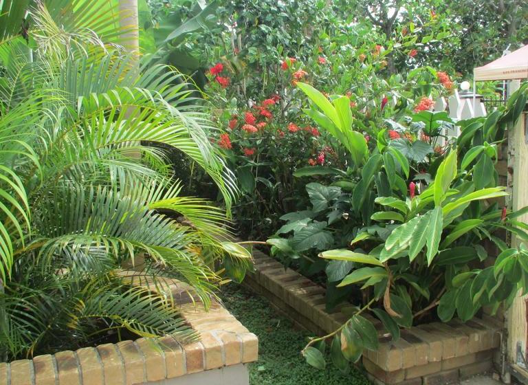 تختخواب و صبحانه Tuna S Lodge