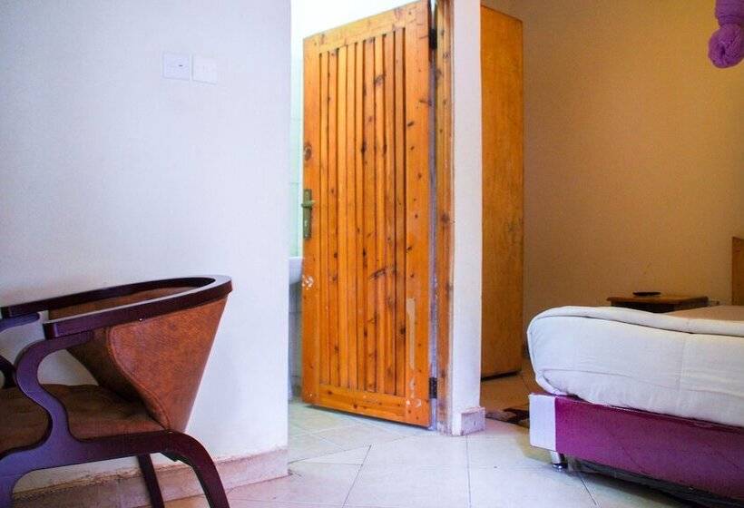 هتل Capricon Executive