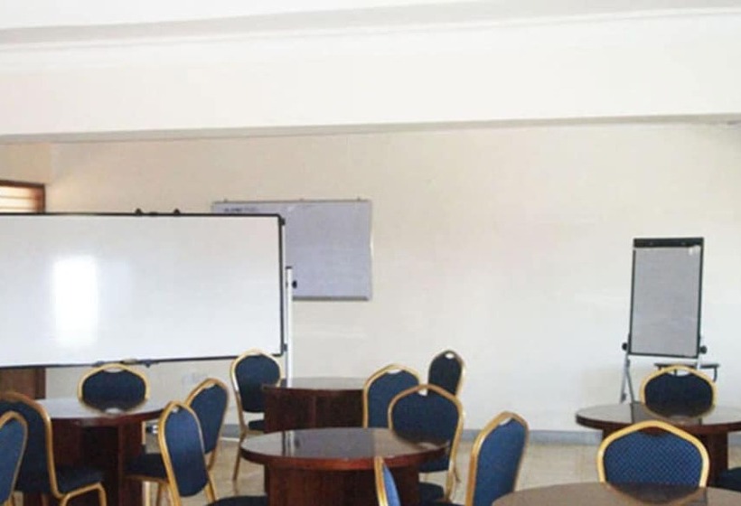 Central Inn Hotel Entebbe