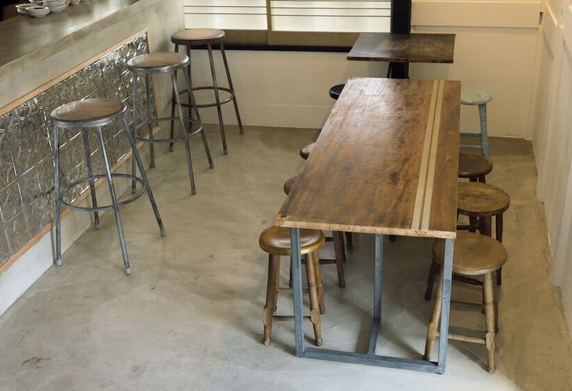 Hostel Yuigahama & Soba Bar