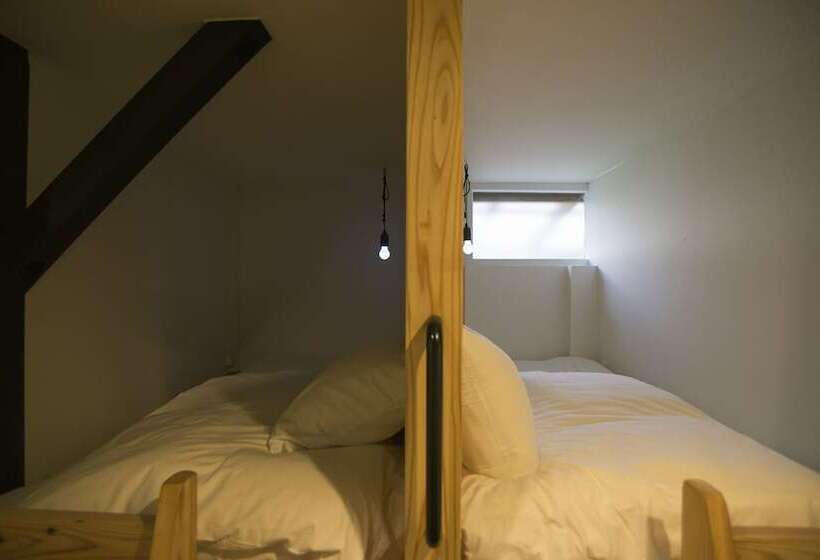 Hostel Yuigahama & Soba Bar