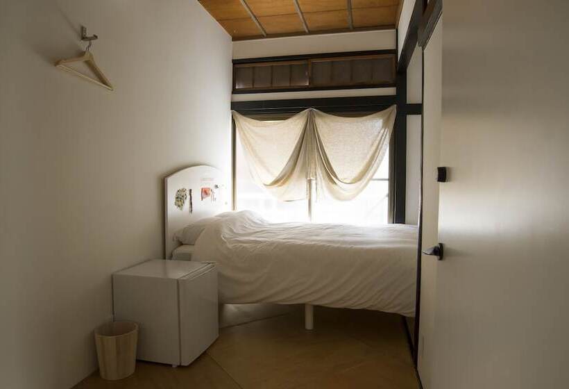 Hostel Yuigahama & Soba Bar