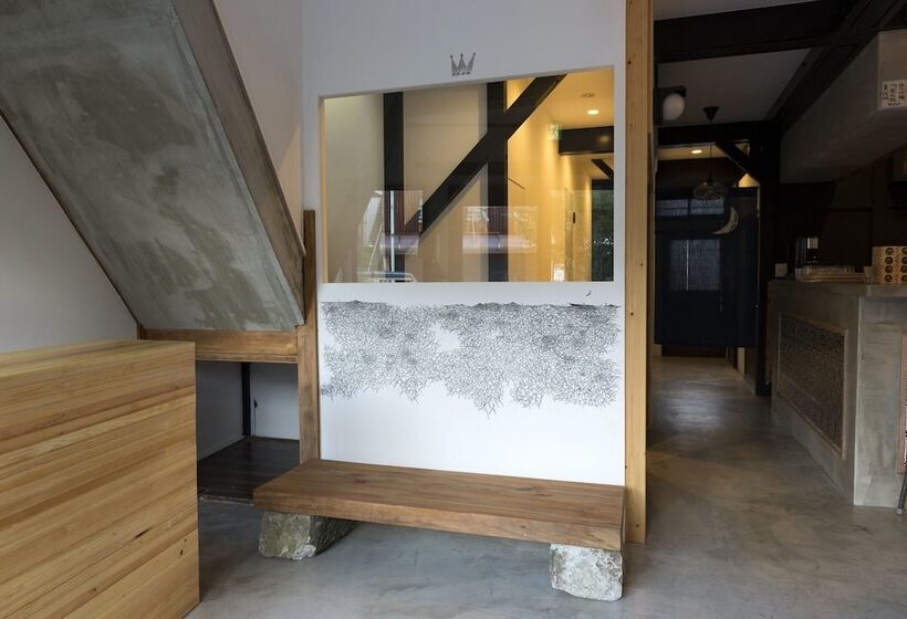 Hostel Yuigahama & Soba Bar