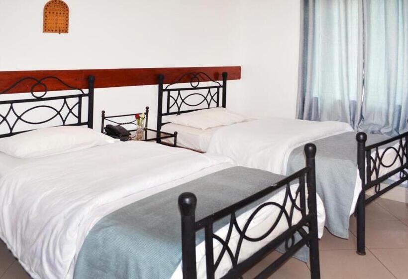 Отель Arusha Naaz