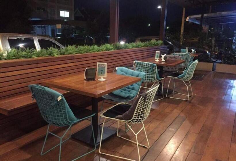 فندق Aura Residence