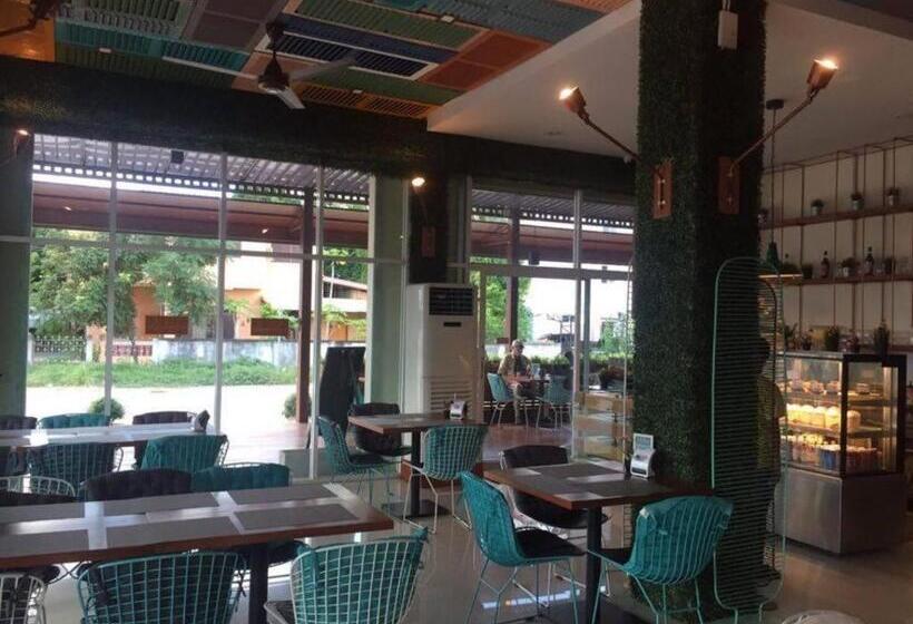 هتل Aura Residence