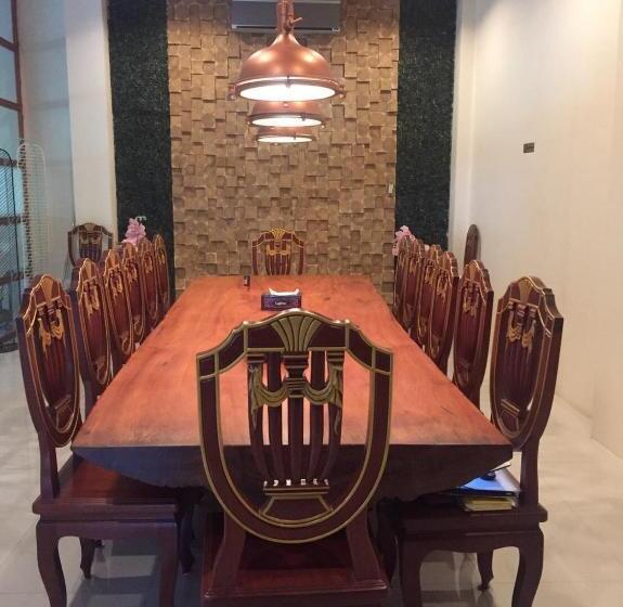 فندق Aura Residence