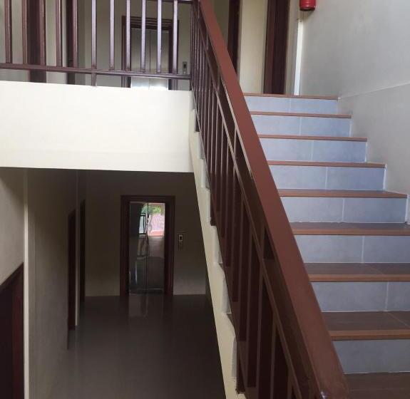 هتل Aura Residence