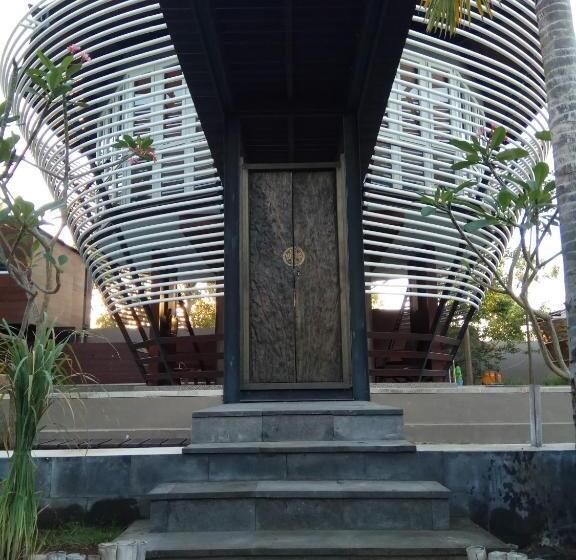 בית מלון כפרי Bali Umah Tinjung