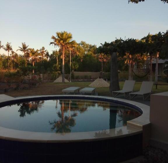 בית מלון כפרי Bali Umah Tinjung