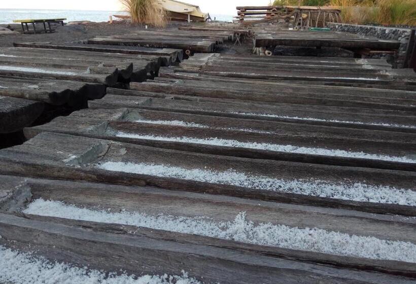 בית מלון כפרי Bali Umah Tinjung