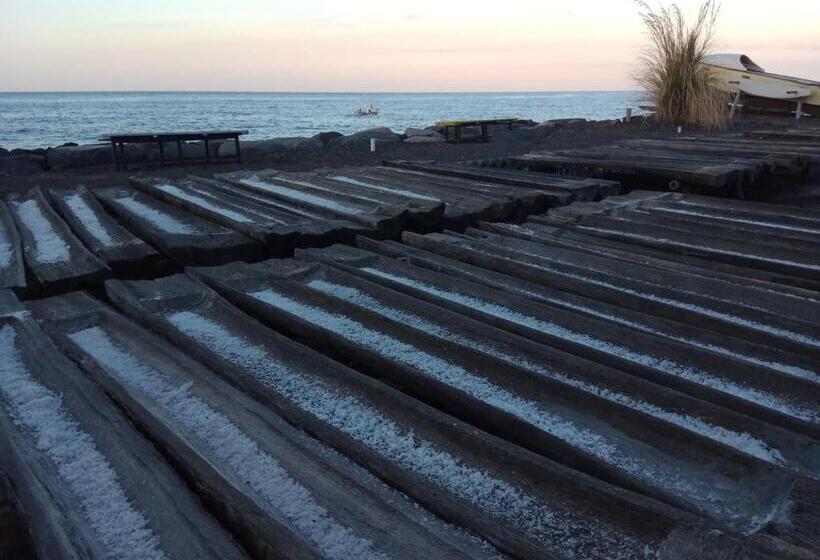 בית מלון כפרי Bali Umah Tinjung