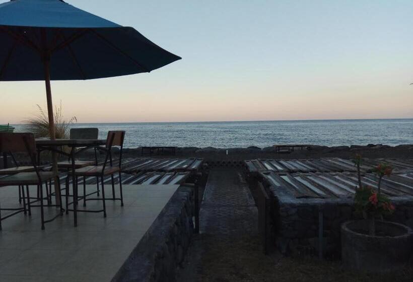 בית מלון כפרי Bali Umah Tinjung