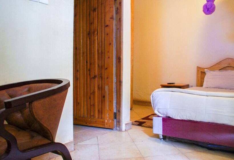 هتل Capricon Executive