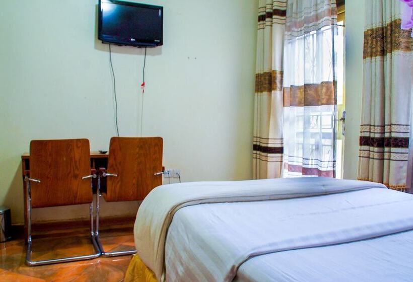 هتل Capricon Executive