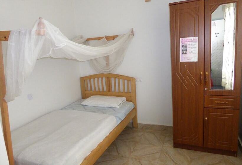 هتل Delhi Gardens