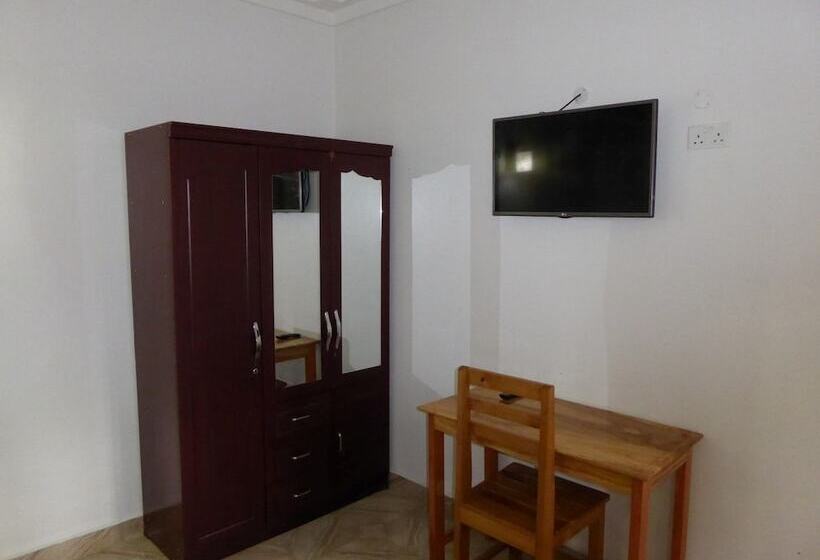 هتل Delhi Gardens