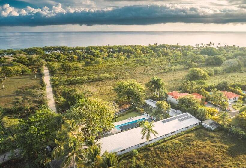 فندق El Encuentro Surf Lodge