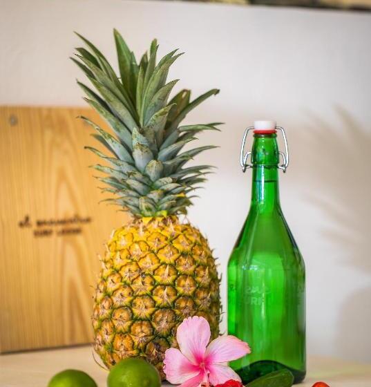 Отель El Encuentro Surf Lodge