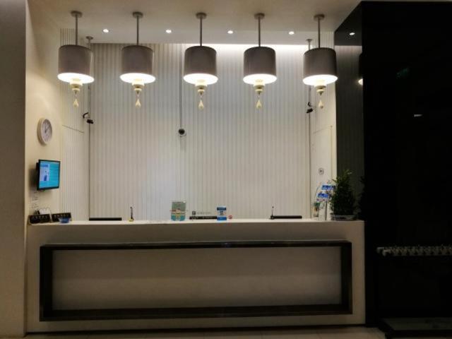 ホテル Jinjiang Inn Shanghai Baoshan Gongfu Xincun Hulan Road Subway Station