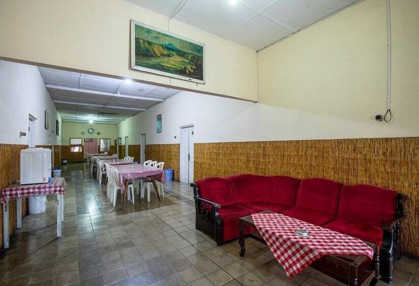 Отель Jogja Bukittinggi