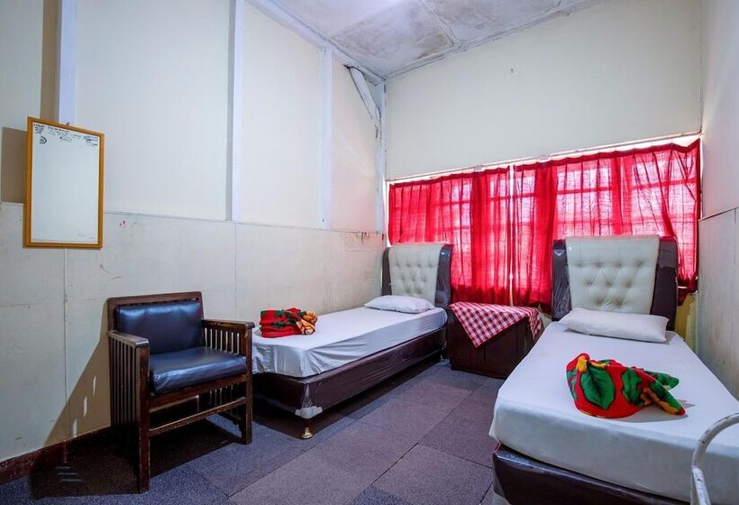 Отель Jogja Bukittinggi