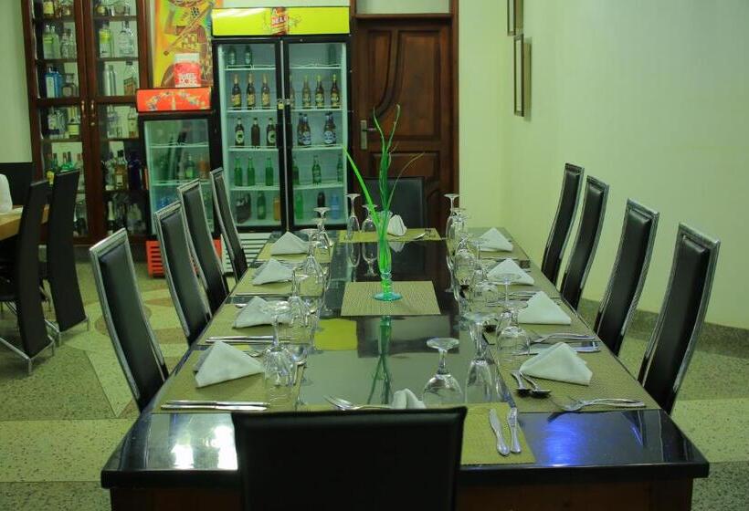 Mowicribs Hotel And Spa