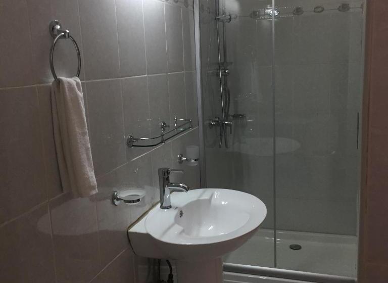 Mowicribs Hotel And Spa