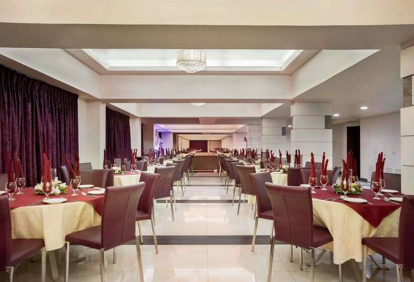 هتل Ramada By Wyndham Karachi Creek