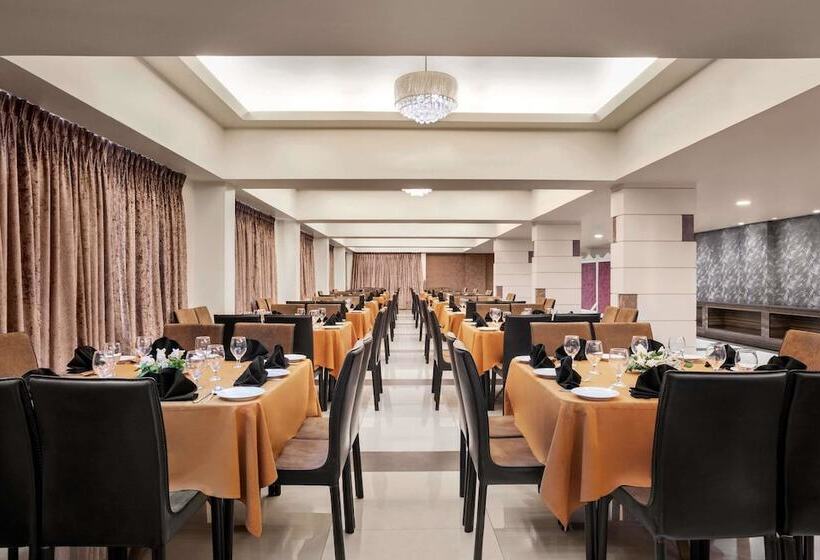 هتل Ramada By Wyndham Karachi Creek