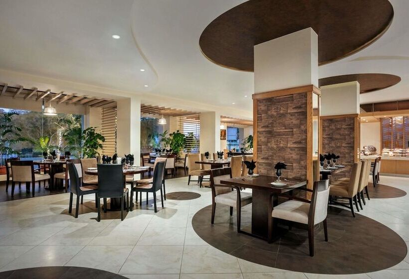 هتل Ramada By Wyndham Karachi Creek