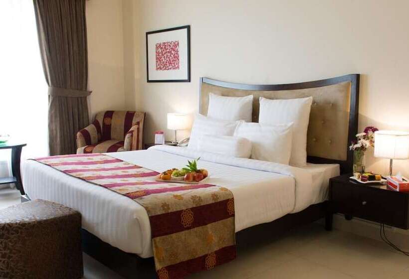 هتل Ramada By Wyndham Karachi Creek