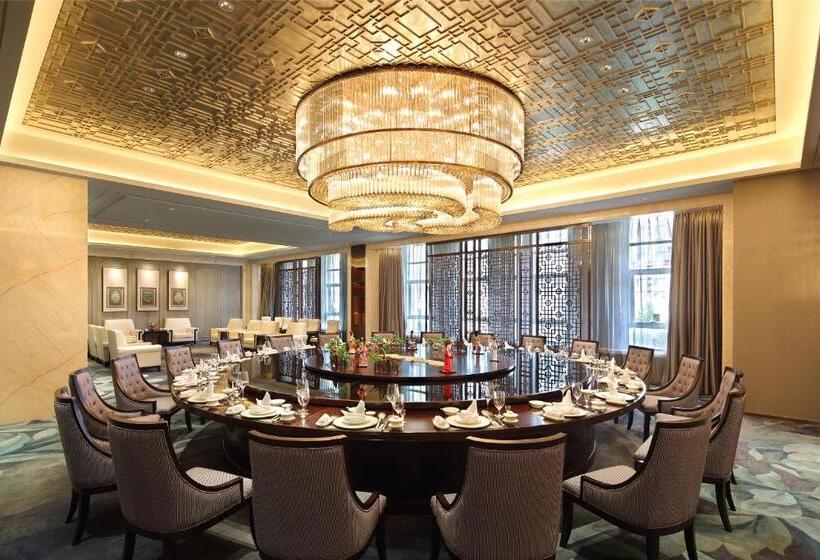 Отель Wanda Realm Siping