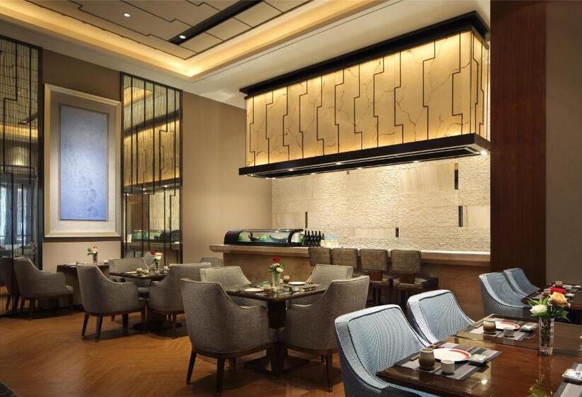 Отель Wanda Realm Siping