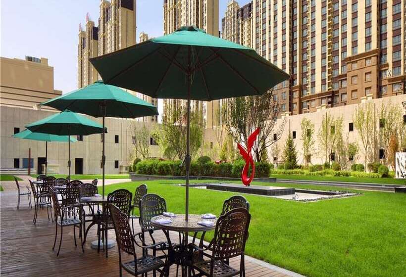 Отель Wanda Realm Siping