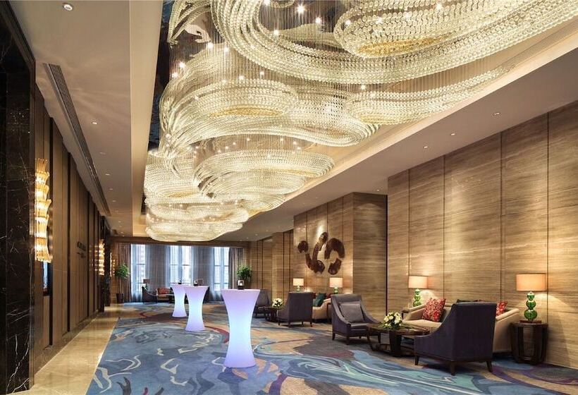 Отель Wanda Realm Siping