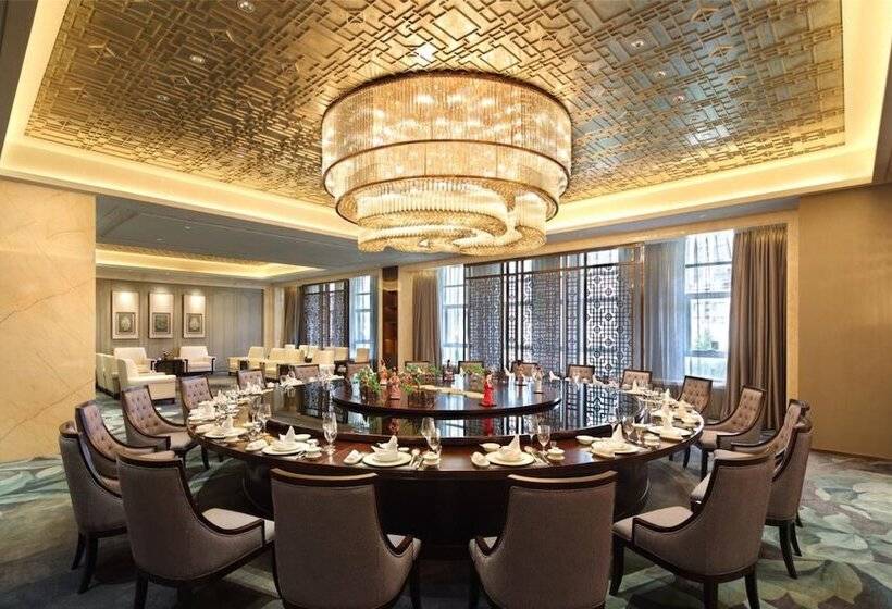 Отель Wanda Realm Siping