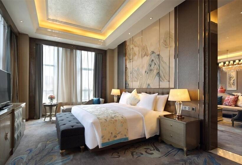 Отель Wanda Realm Siping