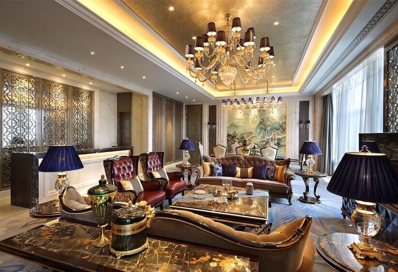 Отель Wanda Realm Siping