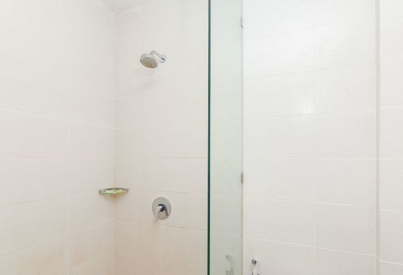 בית מלון כפרי Zen Rooms Legian Sri Laksmi