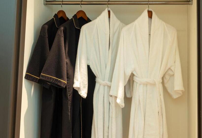 Nagasaki Chapel Coconuts Hotel &resort