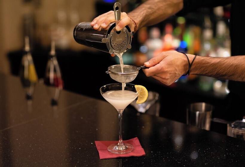 Phoenix Hotel By Hhg