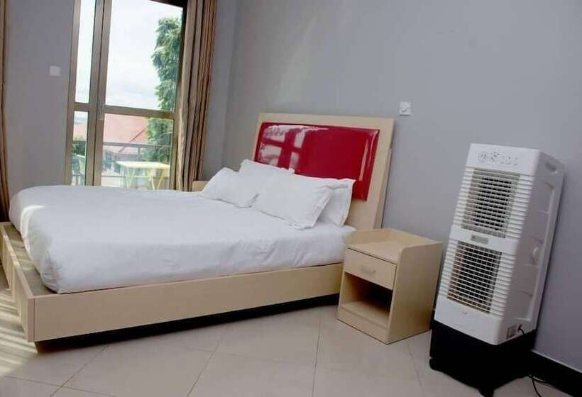 استراحتگاه Santa Maria Hotel Entebbe