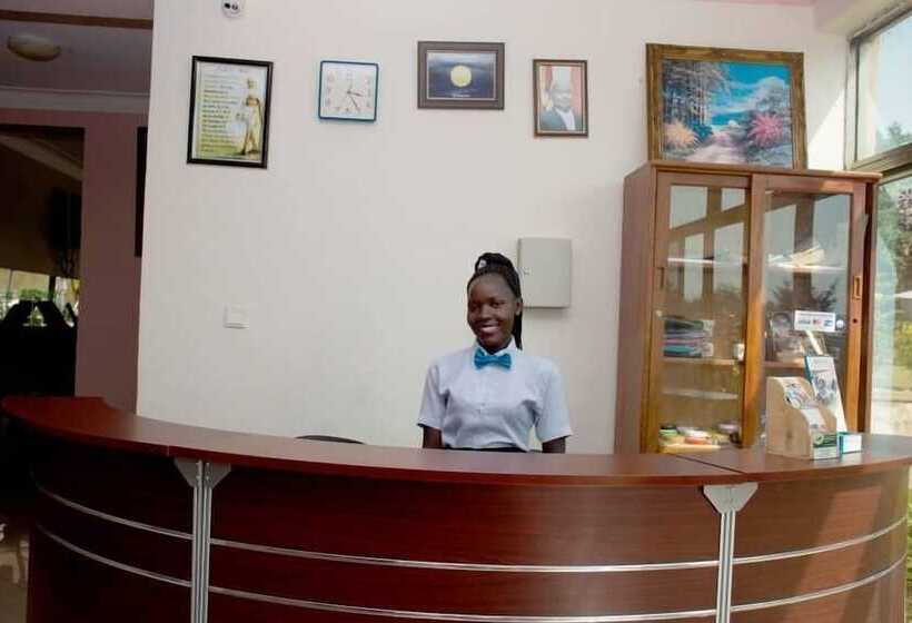 استراحتگاه Santa Maria Hotel Entebbe