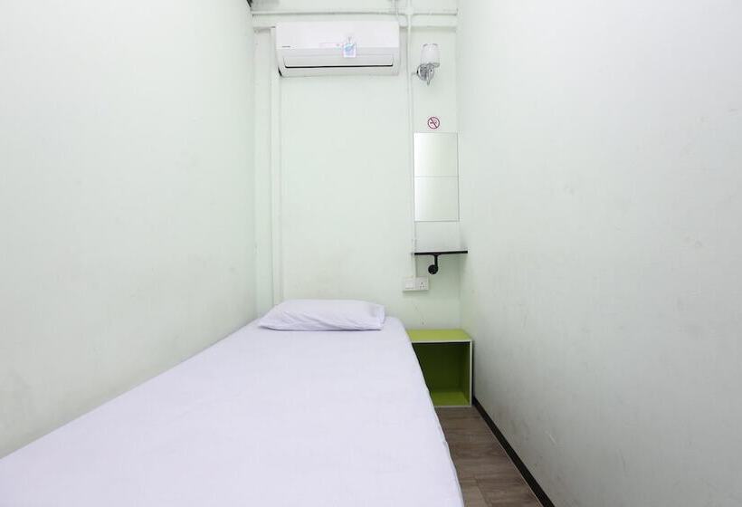 旅馆 Spot On 89795 The Space Inn